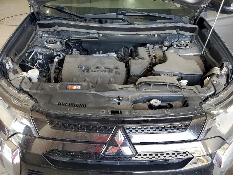 2020 MITSUBISHI OUTLANDER SE  