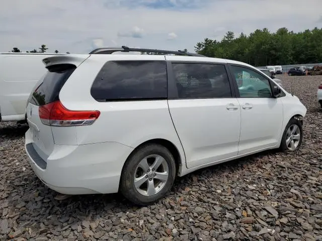 2011 TOYOTA SIENNA LE  