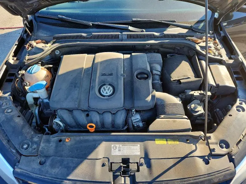 2011 VOLKSWAGEN JETTA SE  