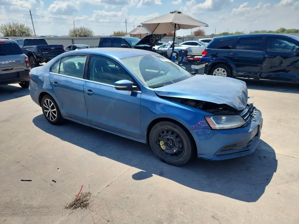 2017 VOLKSWAGEN JETTA SE  