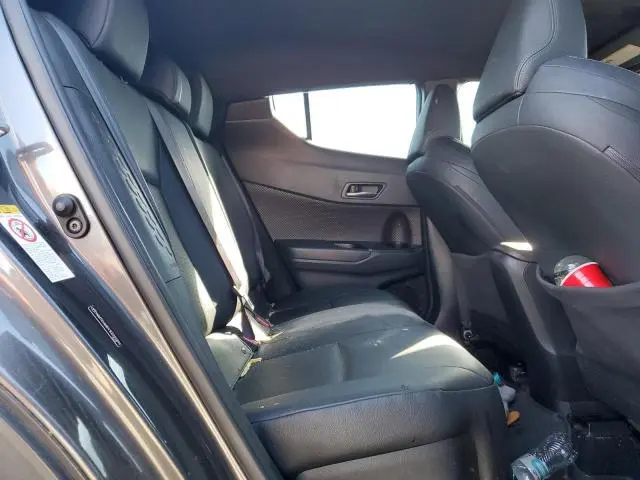 2019 TOYOTA C-HR XLE  