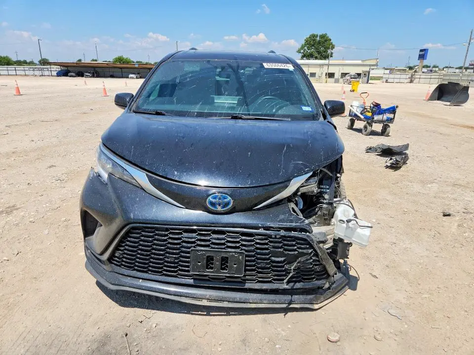 2023 TOYOTA SIENNA XSE 7-PASSENGER  