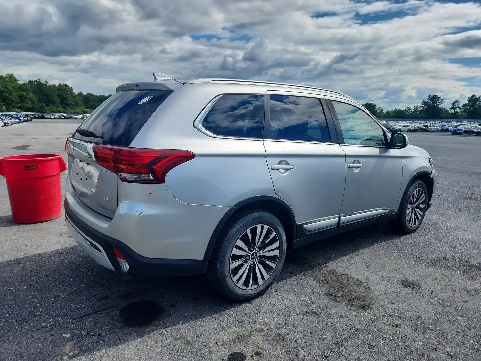2020 MITSUBISHI OUTLANDER SE  