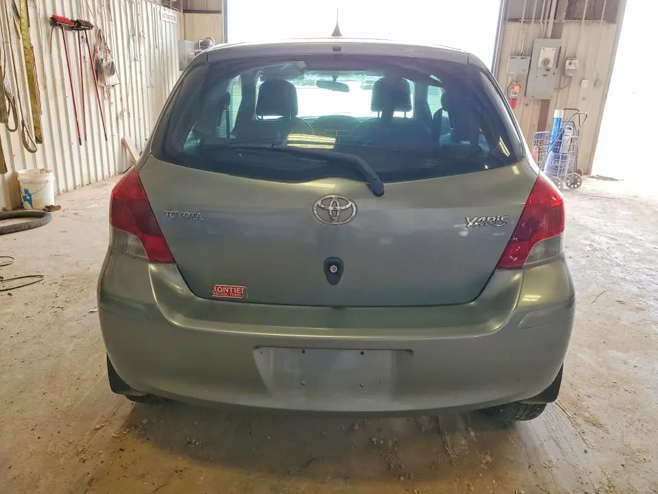 2010 TOYOTA YARIS BASE  