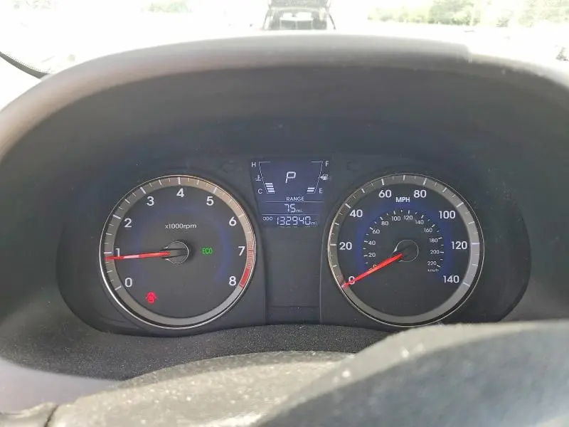 2012 HYUNDAI ACCENT GS  