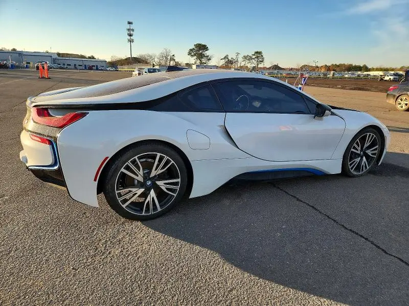 2015 BMW I8   