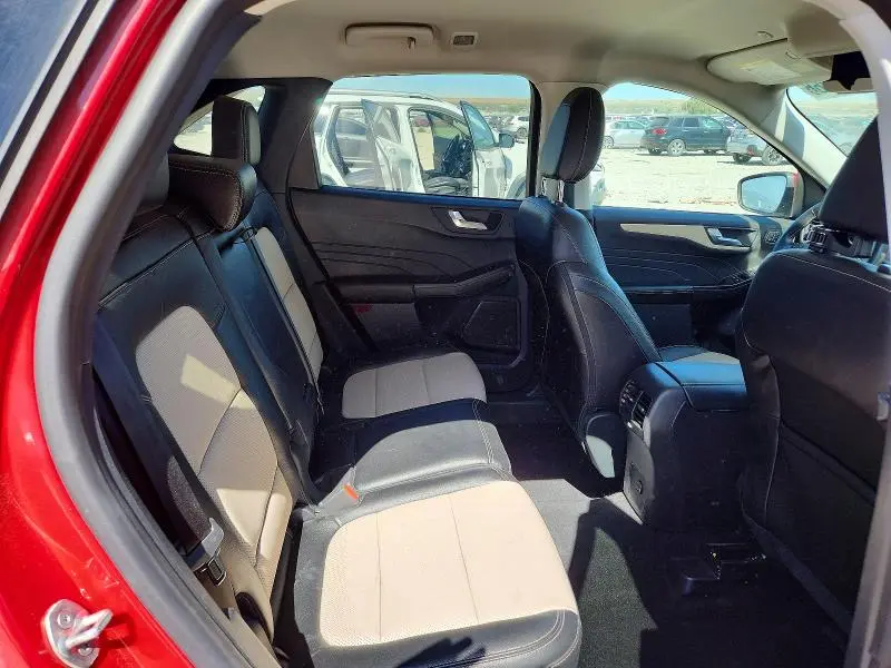 2022 FORD ESCAPE TITANIUM  