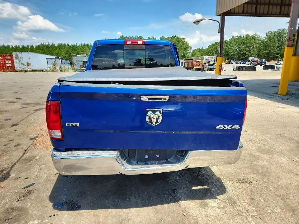 2016 RAM 1500 SLT  