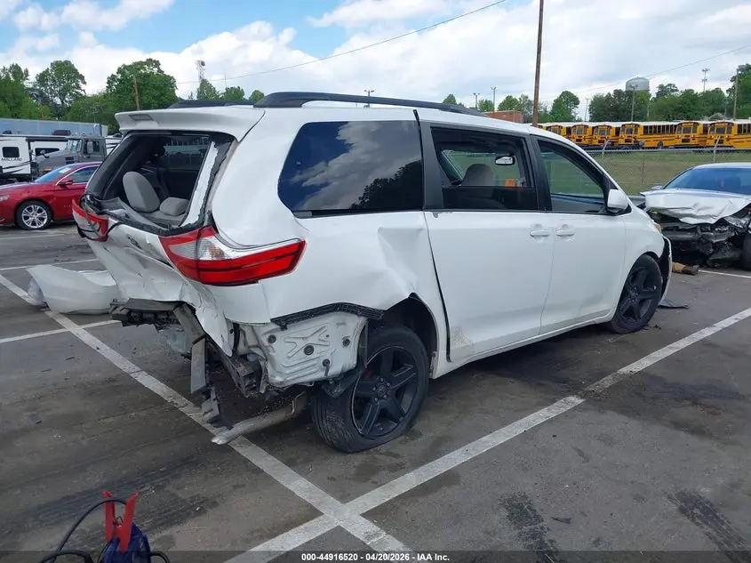2015 TOYOTA SIENNA LE 8 PASSENGER