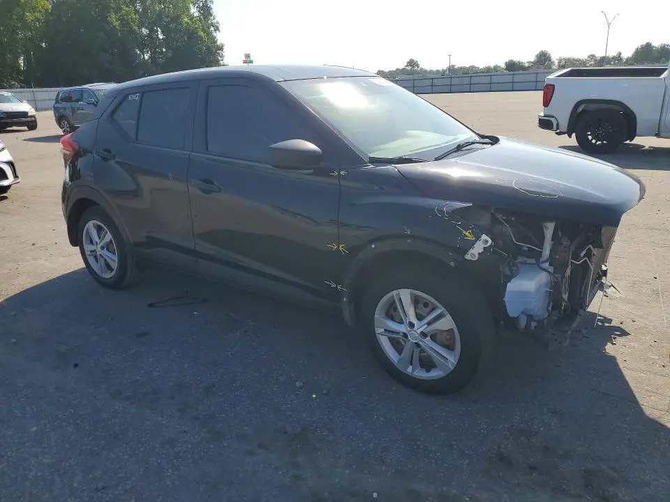 2020 NISSAN KICKS S  