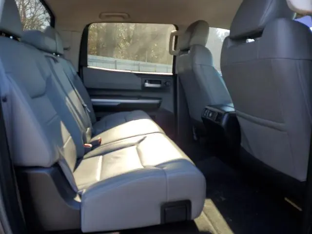 2017 TOYOTA TUNDRA CREWMAX LIMITED  