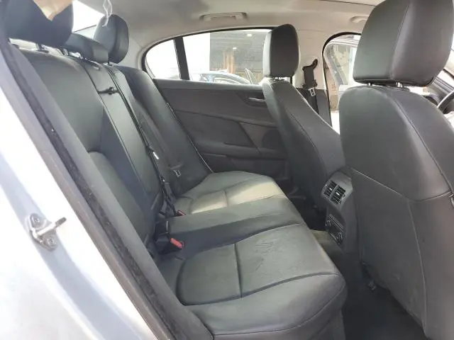 2017 JAGUAR XE PREMIUM