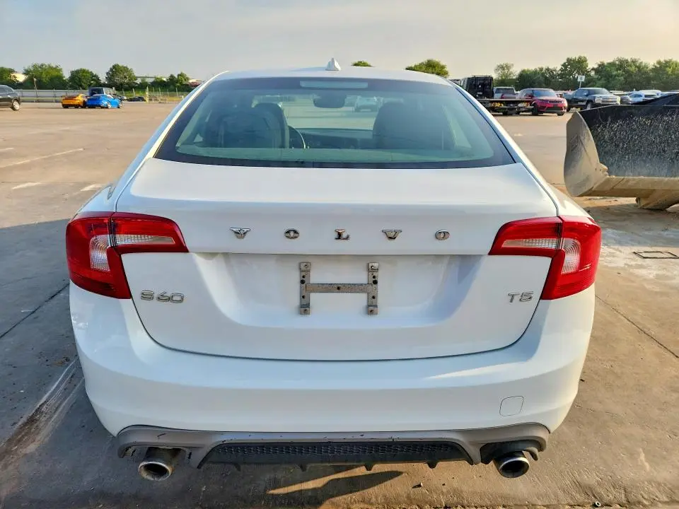 2018 VOLVO S60 DYNAMIC  