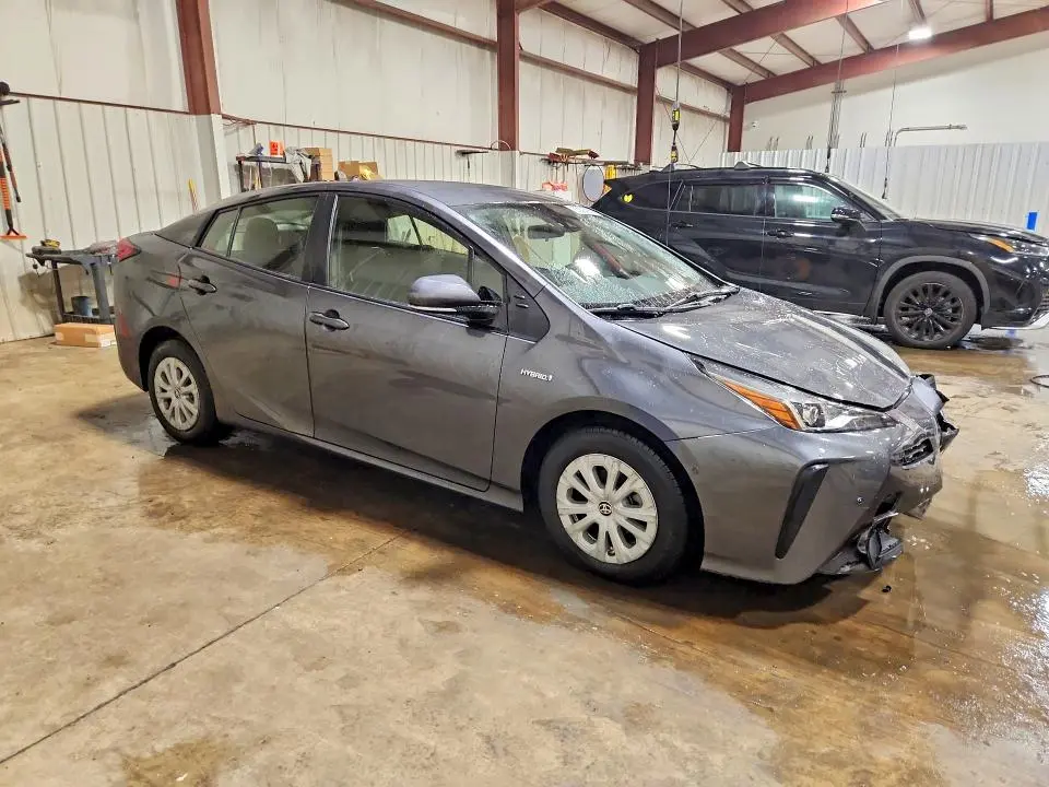 2019 TOYOTA PRIUS LE  
