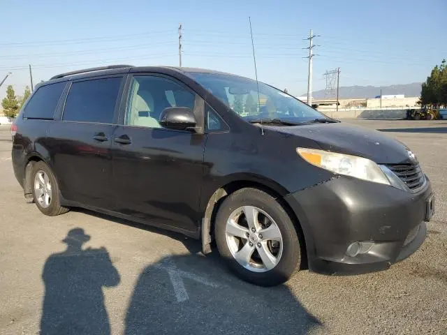 2013 TOYOTA SIENNA LE  