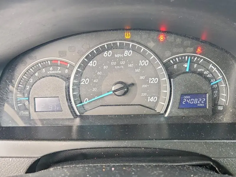 2013 TOYOTA CAMRY LE  