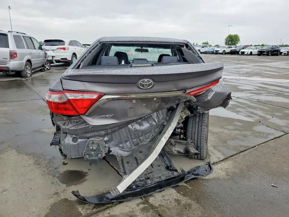 2017 TOYOTA CAMRY SE  