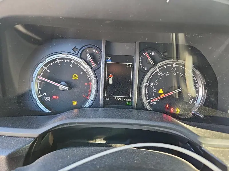 2023 TOYOTA 4RUNNER SE  