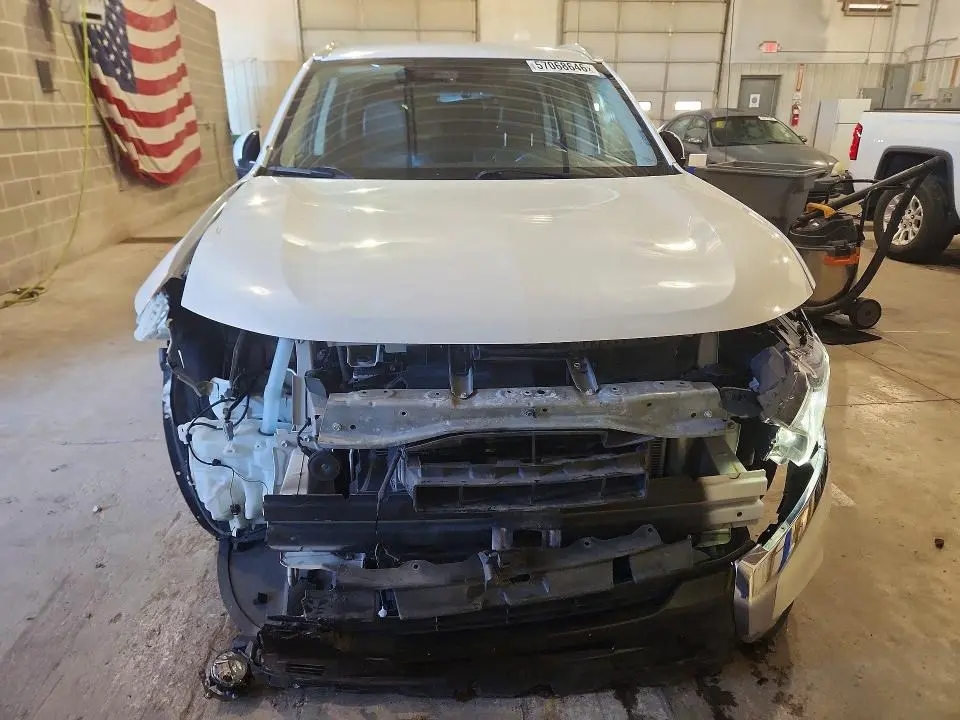 2020 MITSUBISHI OUTLANDER SE  