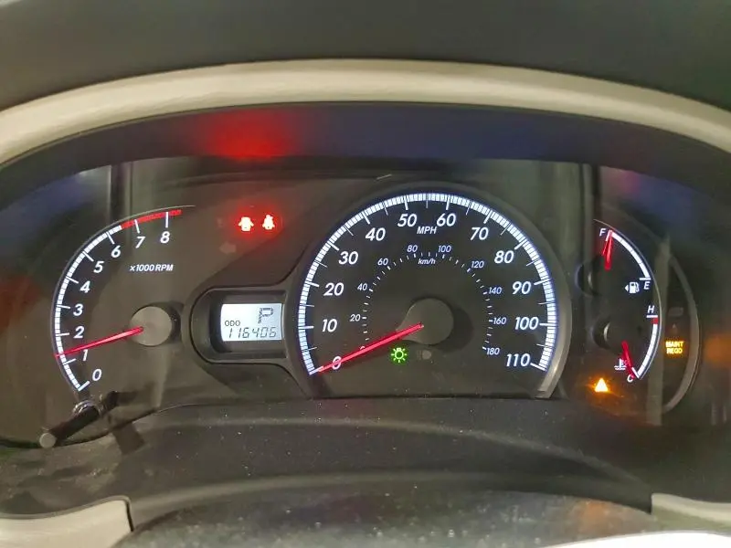 2013 TOYOTA SIENNA LE  