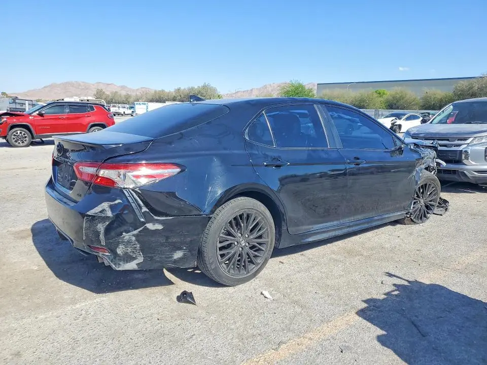 2019 TOYOTA CAMRY SE  