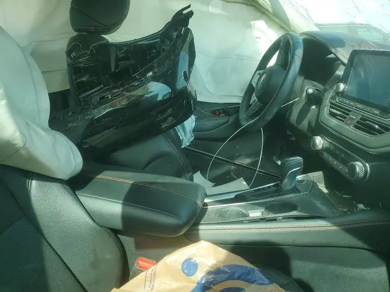2021 NISSAN ALTIMA SR  