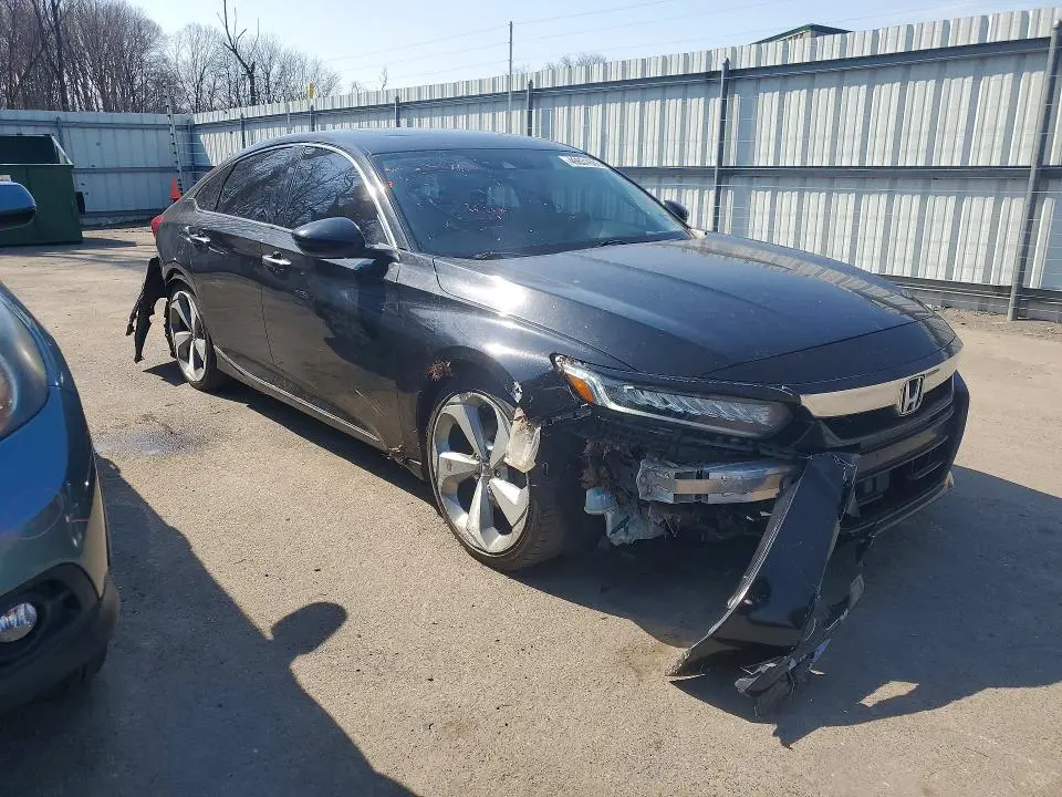 2018 HONDA ACCORD TOURING  