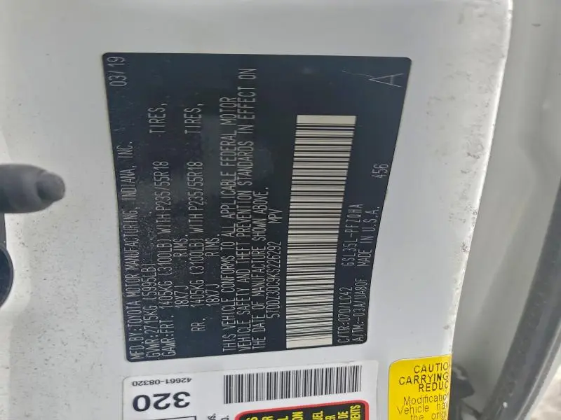 2019 TOYOTA SIENNA XLE  