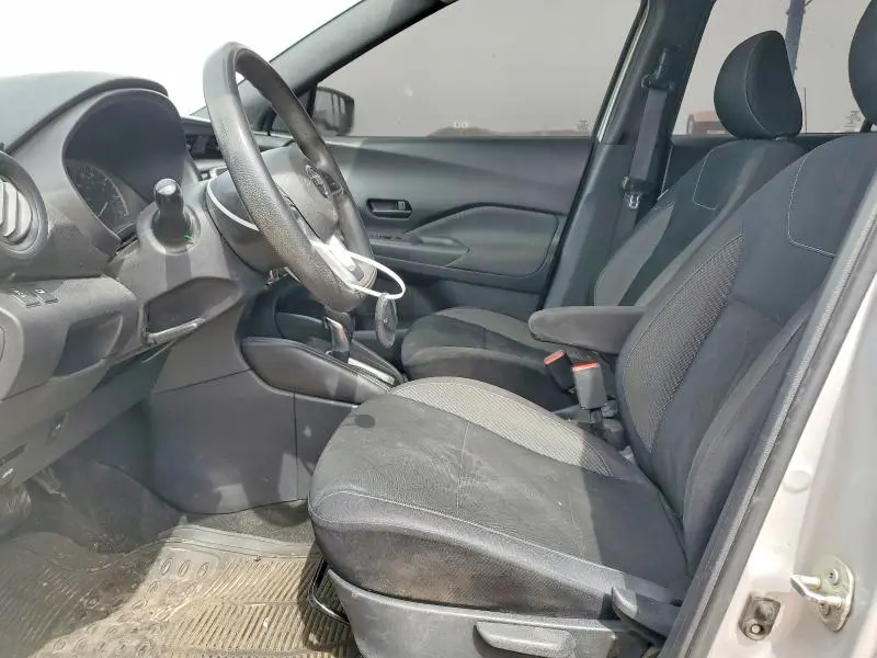 2019 NISSAN KICKS S  