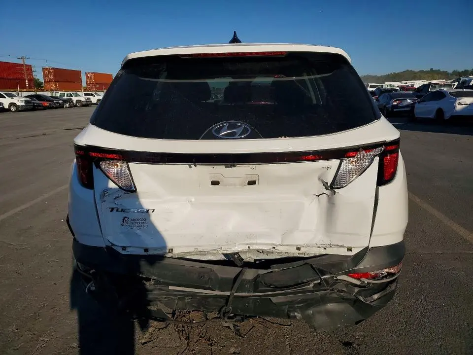 2023 HYUNDAI TUCSON SE  