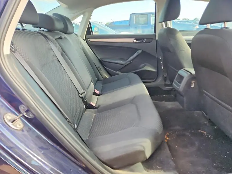 2013 VOLKSWAGEN PASSAT S  