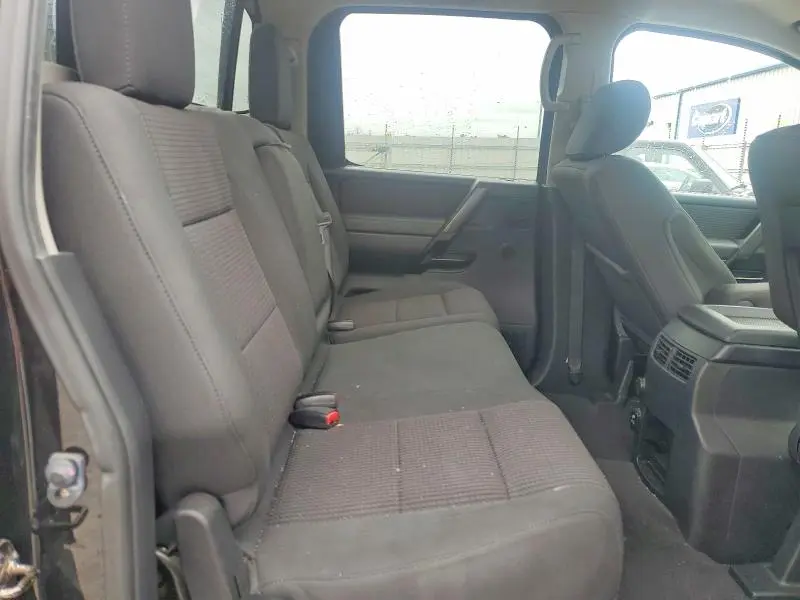 2014 NISSAN TITAN SV  