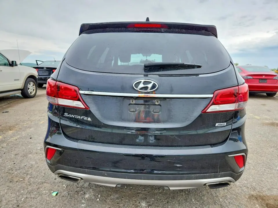 2018 HYUNDAI SANTA FE SE  