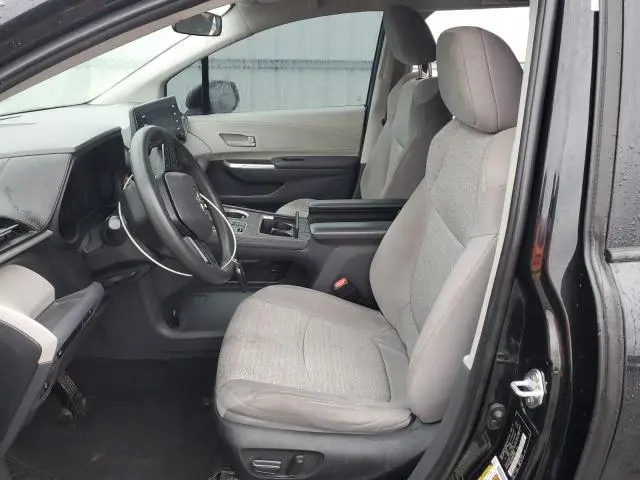 2022 TOYOTA SIENNA LE  