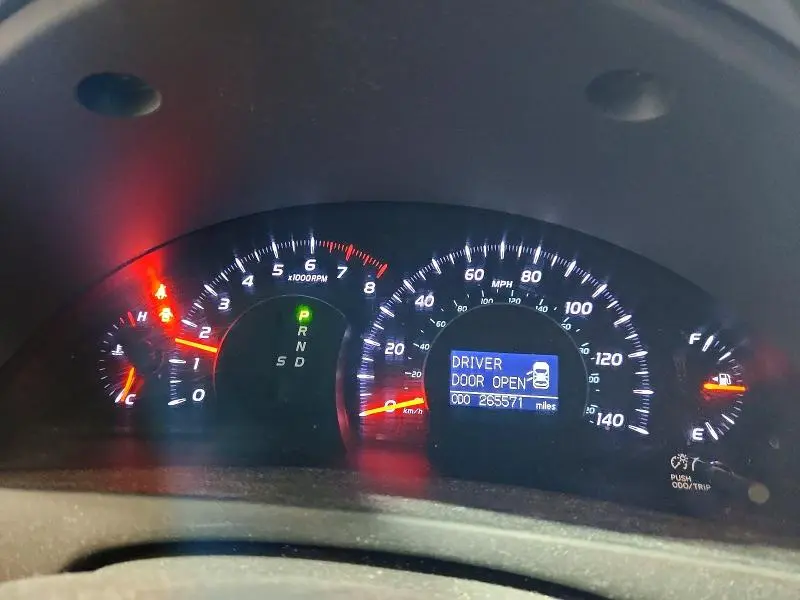2010 TOYOTA CAMRY XLE  