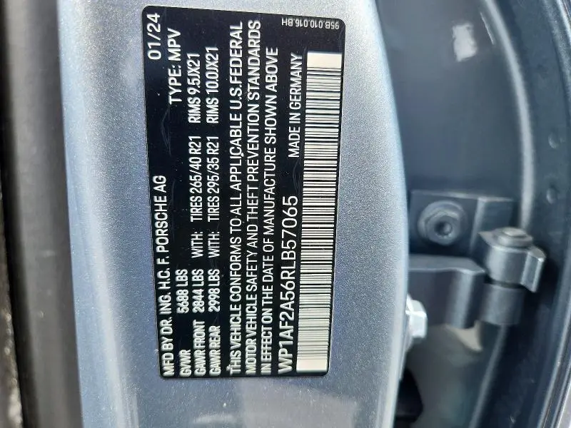 2024 PORSCHE MACAN GTS  