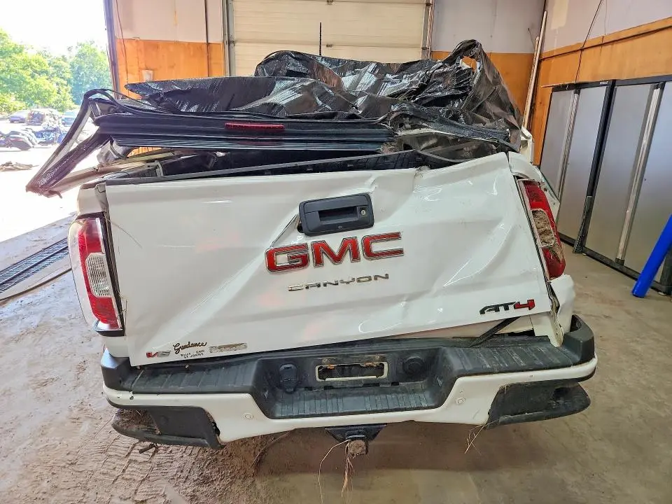 2022 GMC CANYON AT4  
