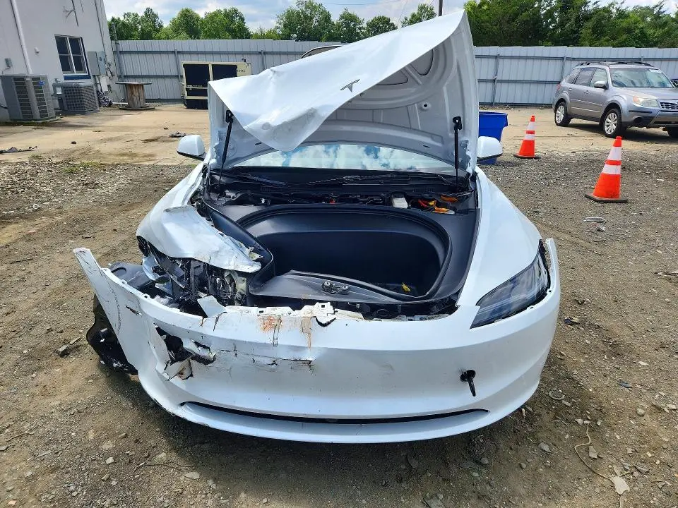 2026 TESLA MODEL 3   