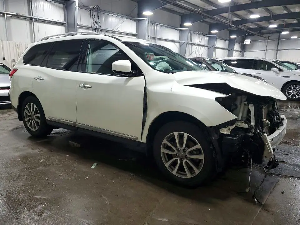 2016 NISSAN PATHFINDER SL  