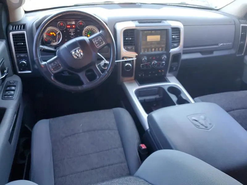 2016 RAM 1500 SLT  