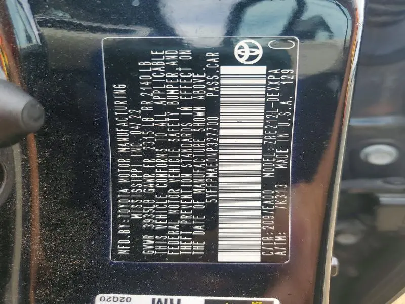 2022 TOYOTA COROLLA XLE  