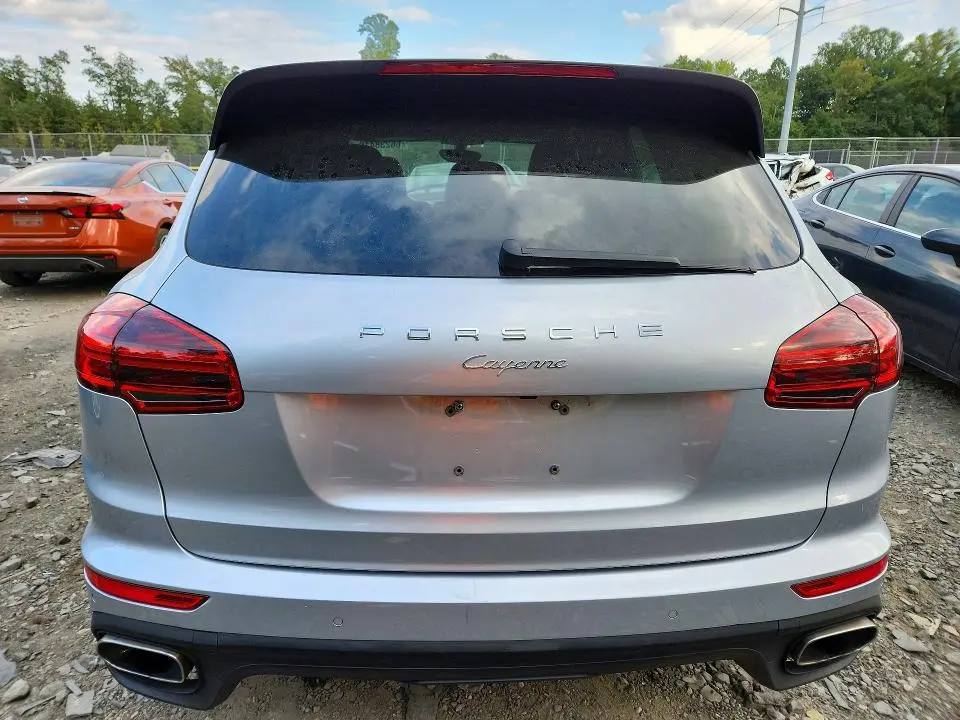 2016 PORSCHE CAYENNE   