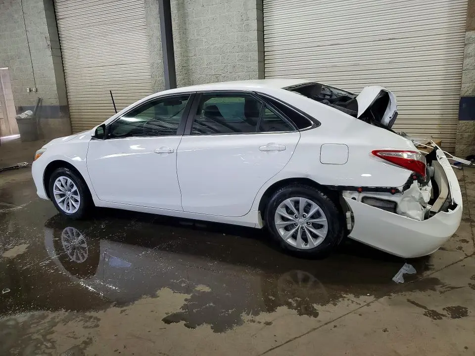 2016 TOYOTA CAMRY LE  