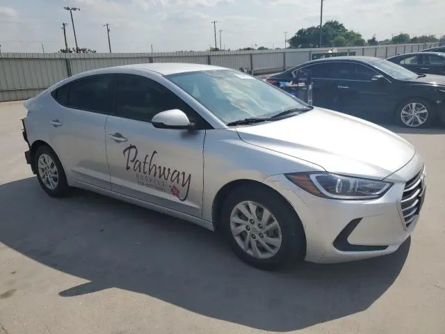 2018 HYUNDAI ELANTRA SE