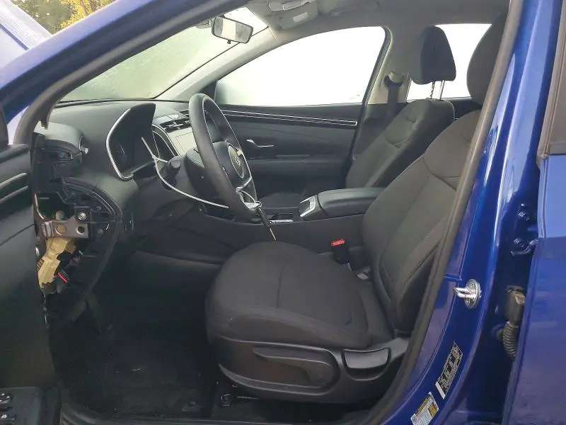 2023 HYUNDAI TUCSON SE  
