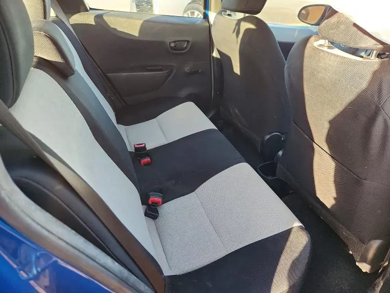 2012 TOYOTA YARIS 5-DOOR L  