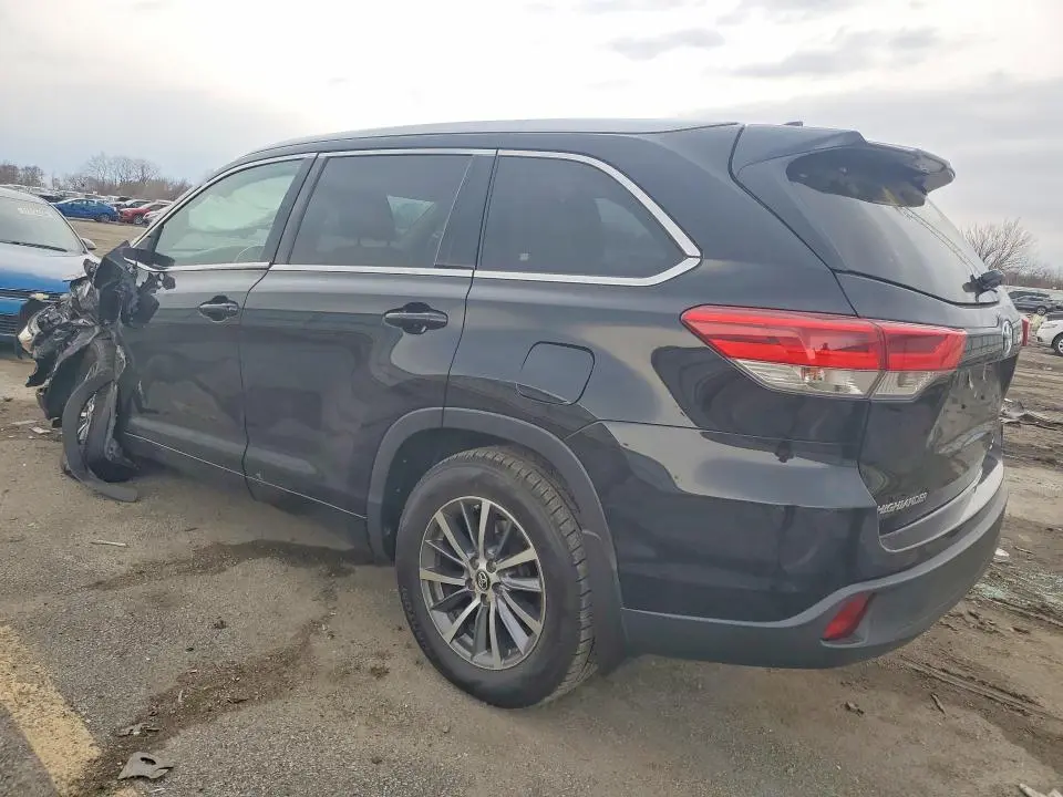 2018 TOYOTA HIGHLANDER XLE  