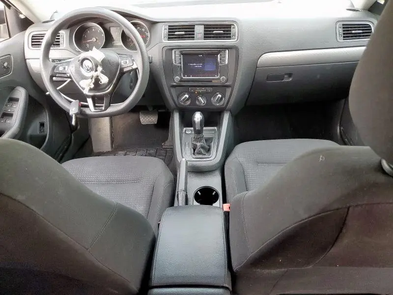 2016 VOLKSWAGEN JETTA SE  