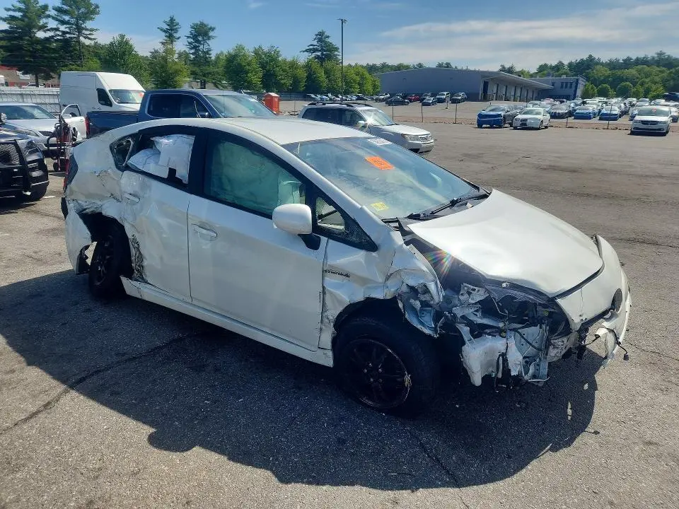2015 TOYOTA PRIUS TWO  