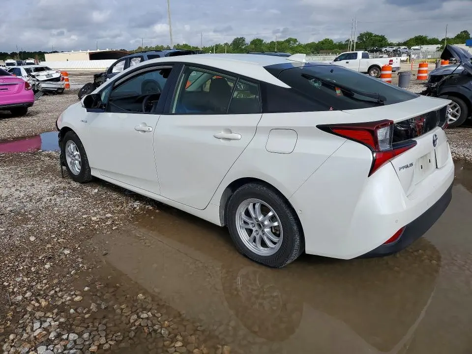 2020 TOYOTA PRIUS LE  